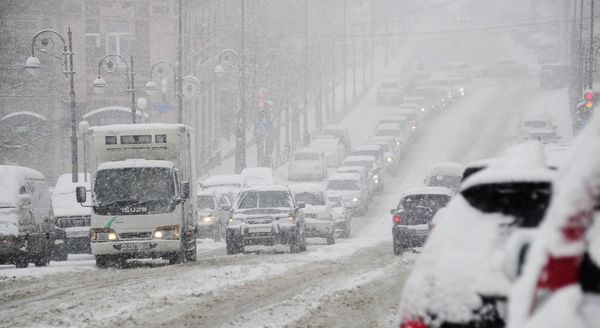 В Москве светофоры научили подстраиваться под снегопад
