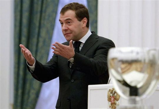 Не так давно Дмитрий Медведев заявлял, что отменить транспортный налог возможности нет