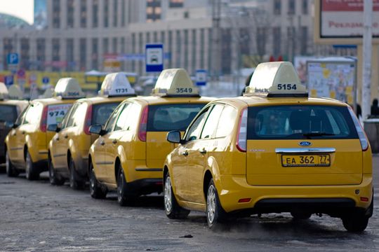 Московские такси за два года подешевели на треть