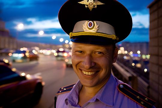 Инспекторов ГИБДД Москвы уличили в чрезмерной мягкости