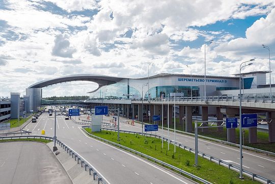 В аэропортах Москвы за нарушителями начали следить парконы