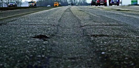 На российских дорогах появилось покрытие против колеи