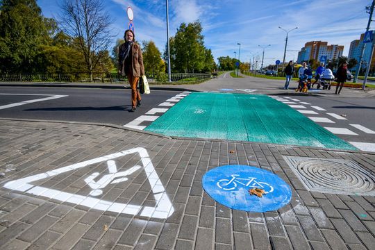 В Москве некоторые дорожные знаки заменят голубой разметкой
