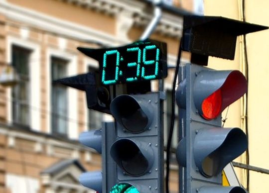 В Москве запустили эксперимент с «умными» светофорами