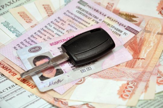 Почти 18 тысяч москвичей временно лишили прав из-за долгов по алиментам