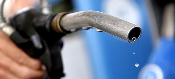 Стоимость литра бензина в США упала до 12 центов