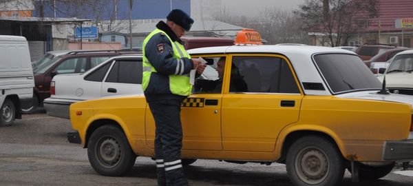 Регионам хотят дать право конфисковывать автомобили нелегальных такси