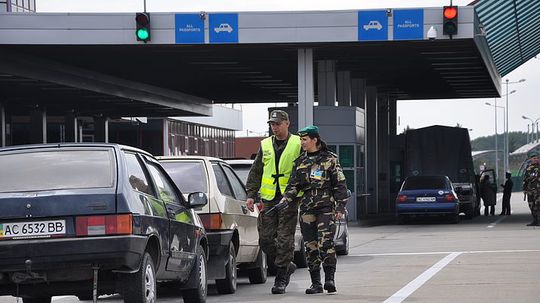МИД России ввел ограничения на передвижение на границе с Польшей