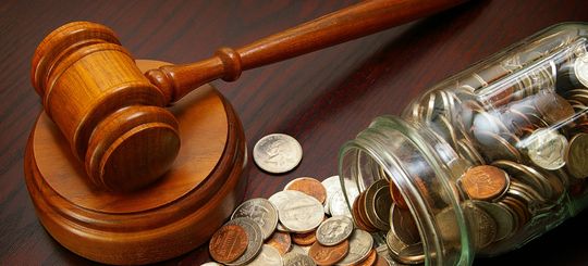 Конституционный Суд: виновники ДТП доплатят из своих денег сумму сверх страховой выплаты потерпевшим без учета износа