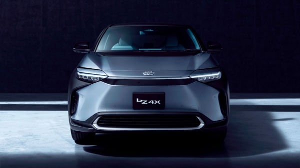 Toyota раскрыла стоимость своего первого электрического кроссовера bZ4X