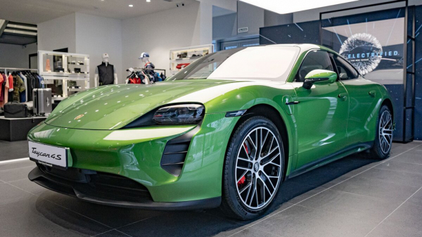 Porsche продал почти 70 000 автомобилей в первом квартале 2022 года