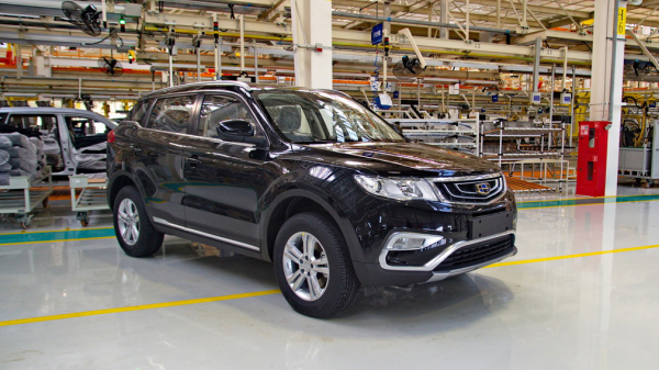 Производство автомобилей Geely для российского рынка возобновлено в Беларуси