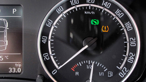 Российских автомобилистов проинформировали о значении индикаторов на приборной панели автомобиля
