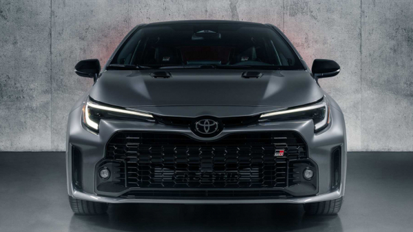 Toyota представила «заряженный» хэтчбек Toyota GR Corolla в США