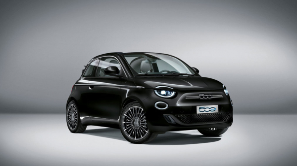 Компания Fiat представила специальную версию Fiat 500 La Prima