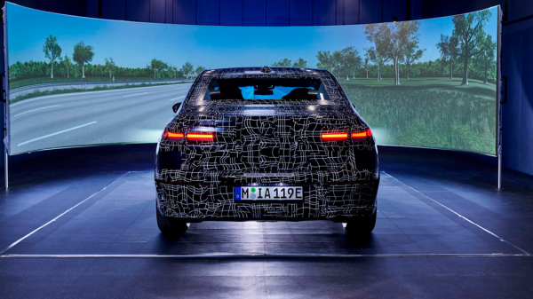 Подтвержден первый электрический седан BMW i7