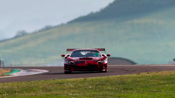 Ferrari вывела на тест спорткар 296 GT3