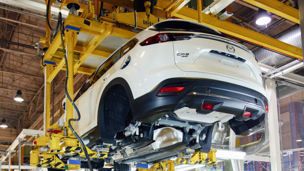 Mazda приостанавливает работу двух заводов в Японии из-за дефицита