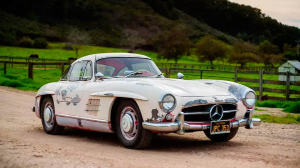 В сети показали купе Mercedes-Benz 300 SL 1956 года, дошедшее до наших дней без реставрации
