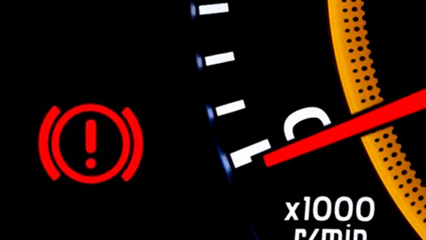 Российских автомобилистов проинформировали о значении индикаторов на приборной панели автомобиля