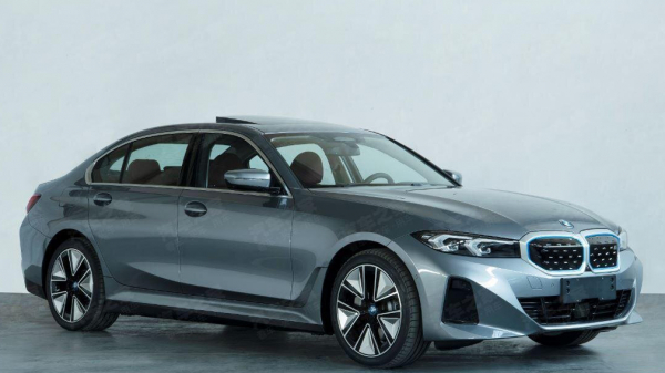 Раскрыт интерьер нового электрического седана BMW i3