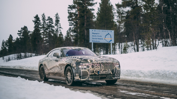 Rolls-Royce продолжает тестировать свой первый серийный электромобиль Spectre