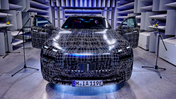 Подтвержден первый электрический седан BMW i7